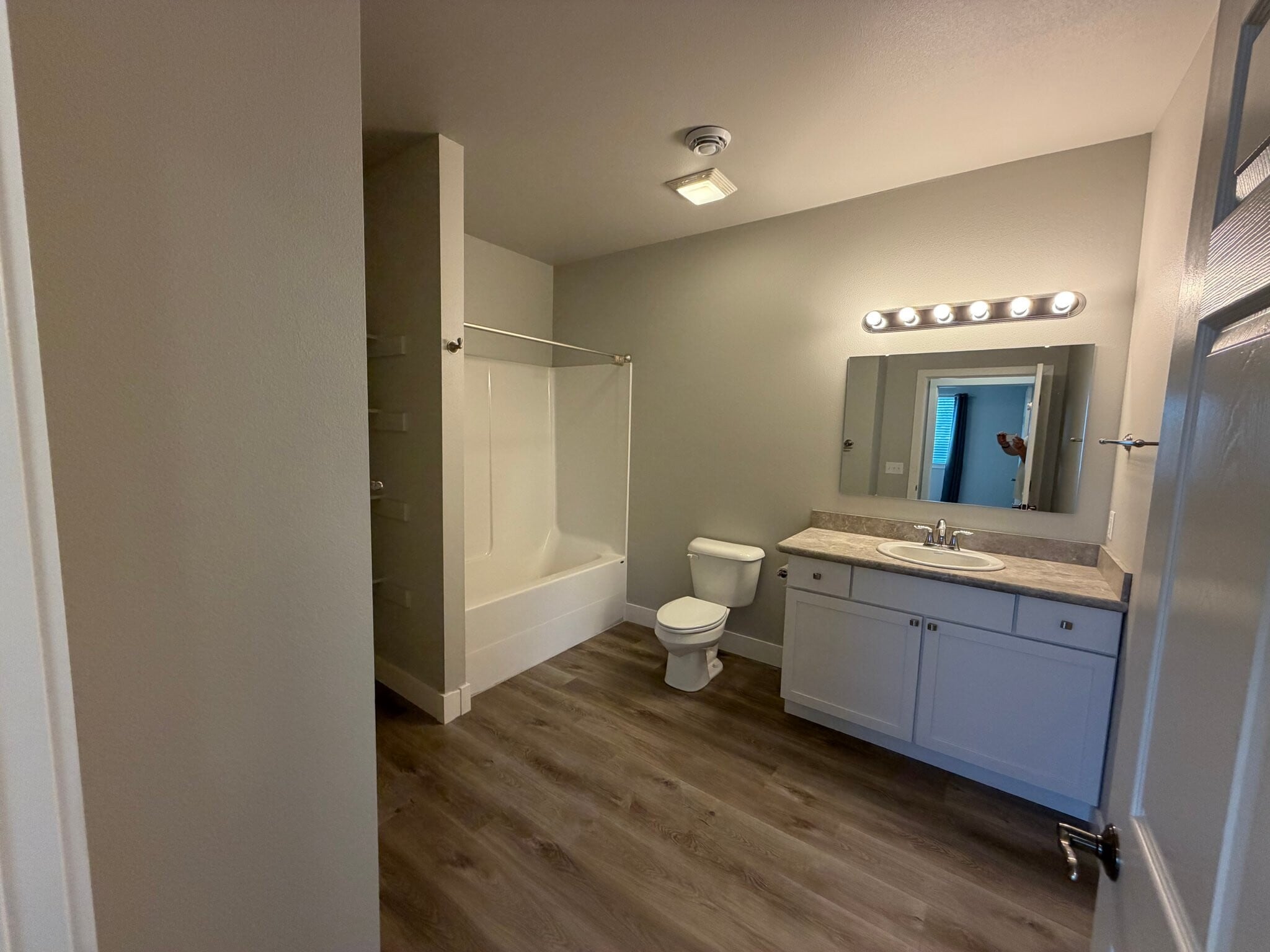 Building Photo - 3250 Rosebud Dr