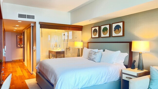 Primary Photo - Highly Desirable STUDIO/1-Bath unit Long-T...