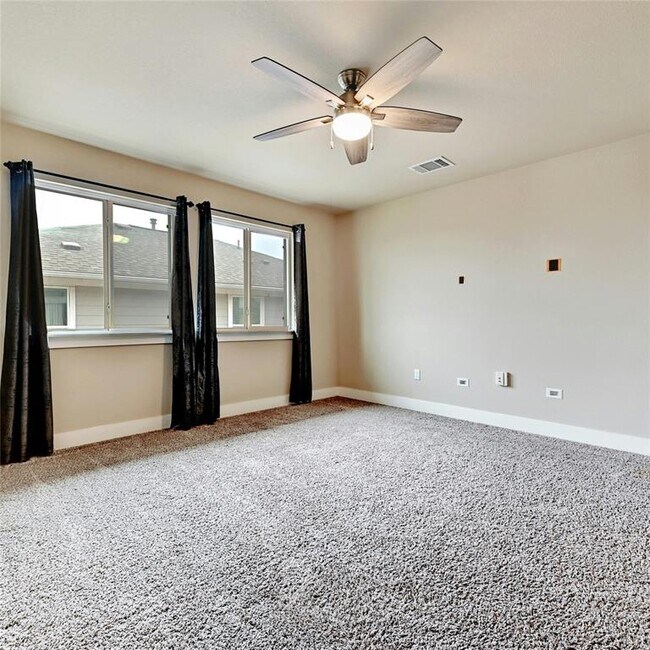 Building Photo - 8300 Brahma Dr