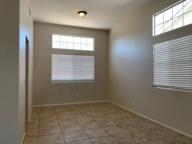 Building Photo - Newly updated 3 bedroom home in Menifee av...