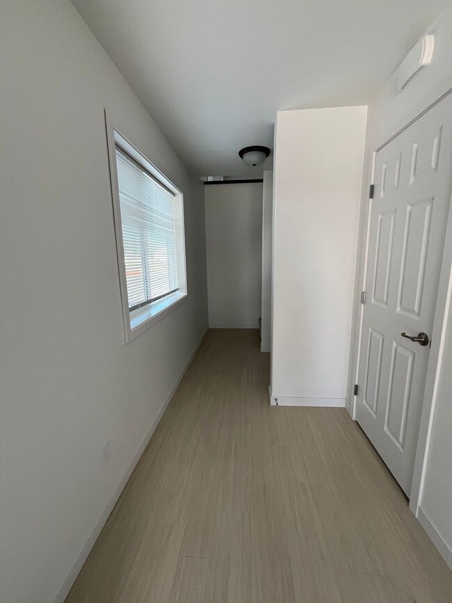 Building Photo - 3 Bed 3 Bath Townhome