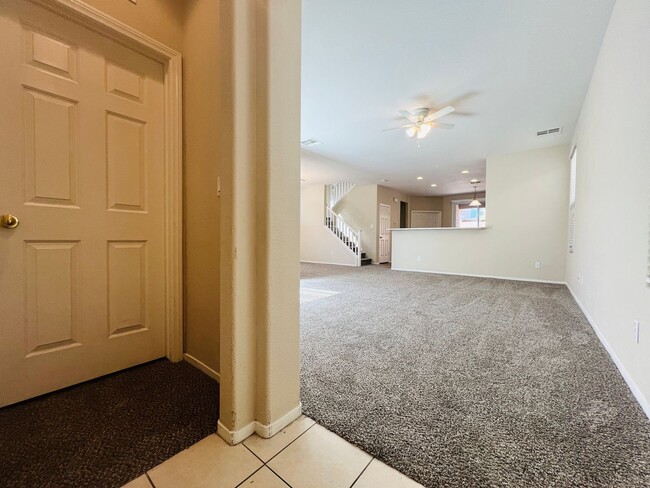 Building Photo - Blue Diamond & Durango 2-story, 3 Bedroom + Den SW home ready for immediate move in!