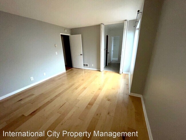 Building Photo - 2 br, 2 bath House - 2032 E Bermuda St. #107