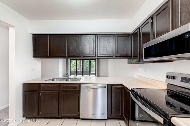 Building Photo - 3164 Finsterwald Dr