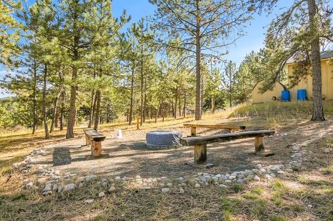 Building Photo - 27927 Circle Dr