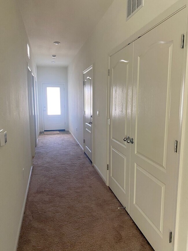 Building Photo - Brand New Home!