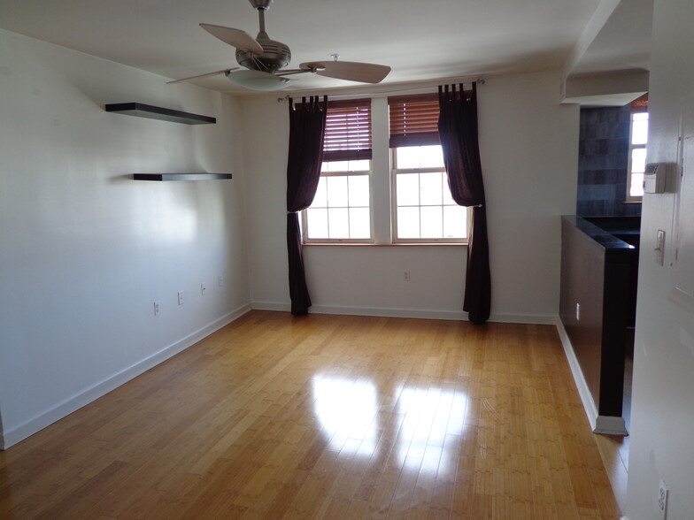 Living room - 1417 Newton St NW