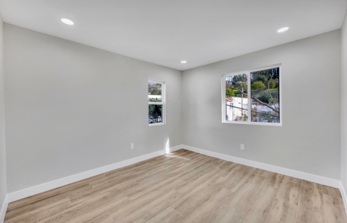 Building Photo - 1223 N Ave 45