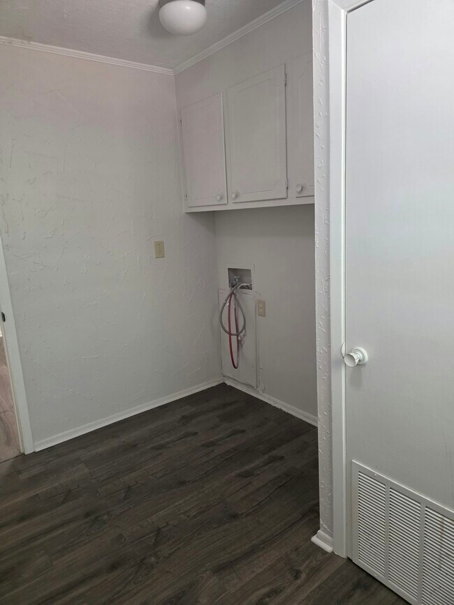 Building Photo - 403 Weathersby Rd