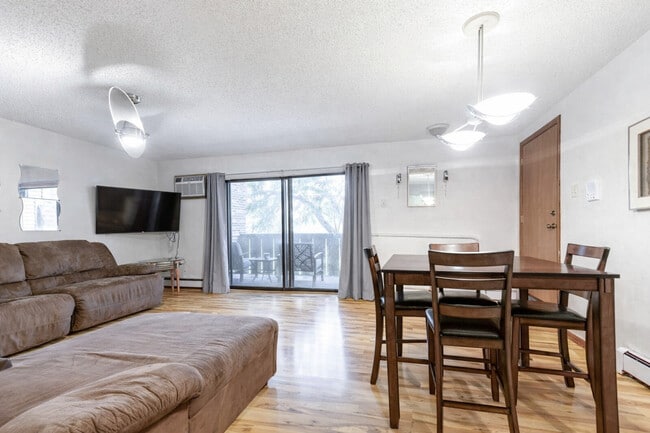 Building Photo - 15 Echo Ct