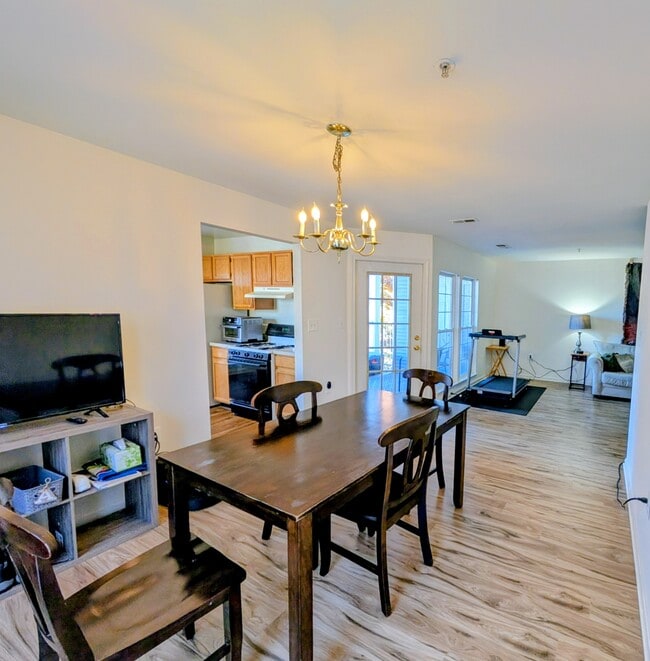 Building Photo - 9810 Leatherfern Terrace