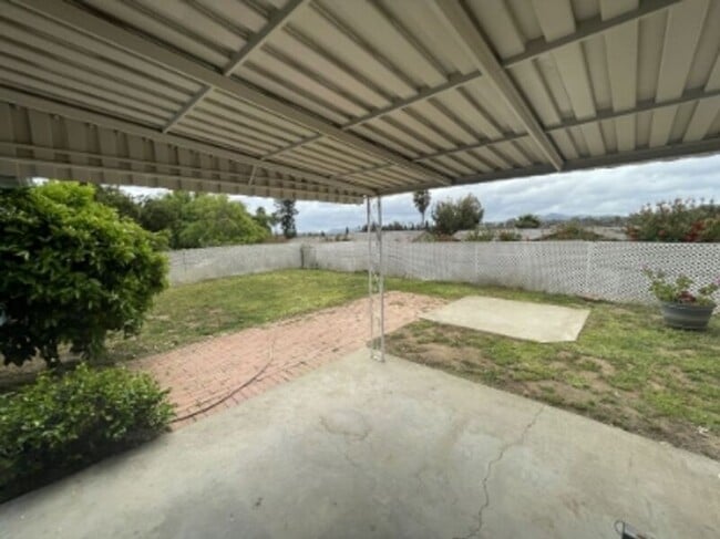 Building Photo - 1349 Taft St