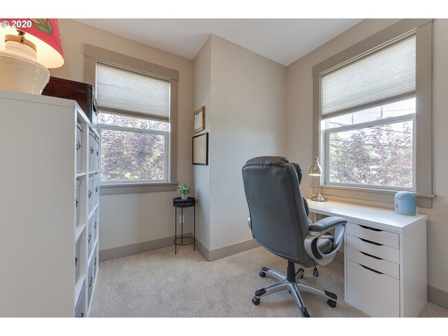 Building Photo - Incredible 2 Bed 1.5 Bath + Den  in N Portland near Peninsula Park! A/C and More!