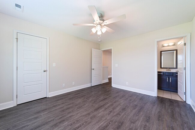 Building Photo - 204 Drayton Dr