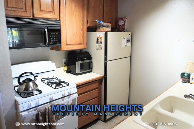 Building Photo - 415 E Creekside Cir