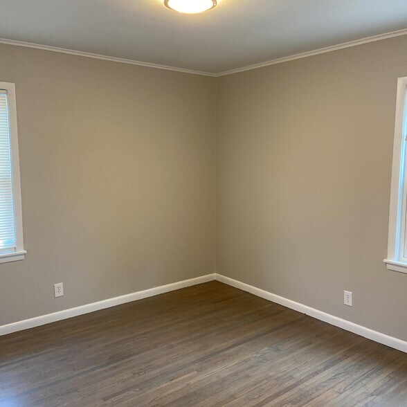 Building Photo - 6149 E 20th St