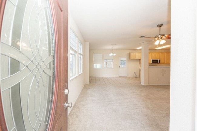 Building Photo - Great one story house with 3 bedrooms & st...