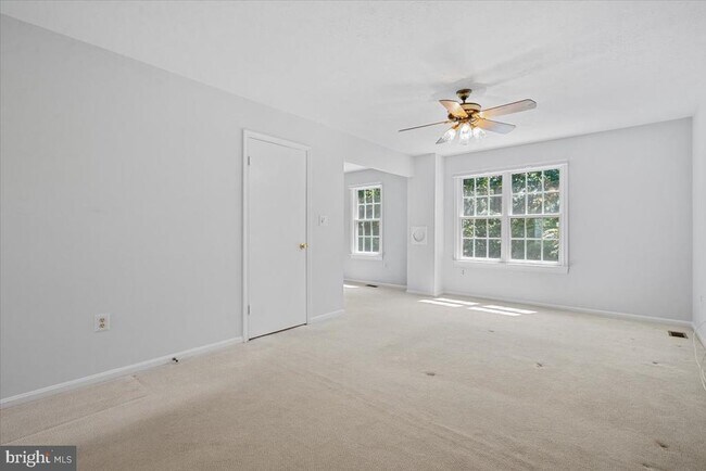 Building Photo - 11811 Dinwiddie Dr