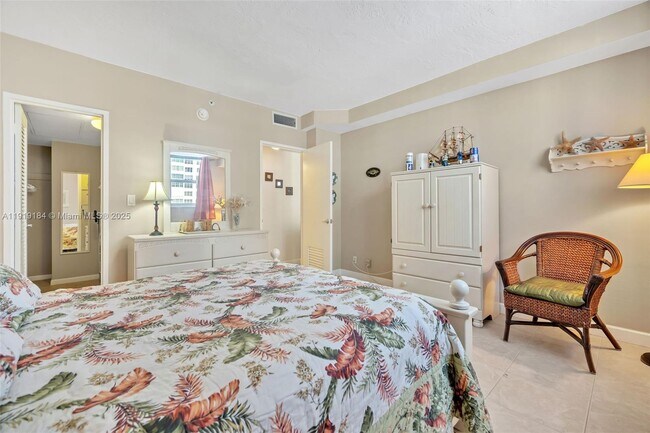 Building Photo - 3001 S Ocean Dr