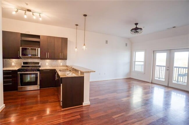 Building Photo - 870 Inman Village NE Pky