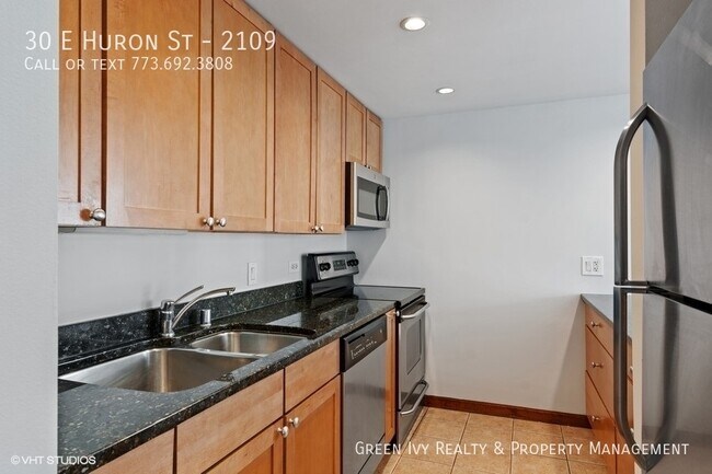 Building Photo - 30 E Huron St