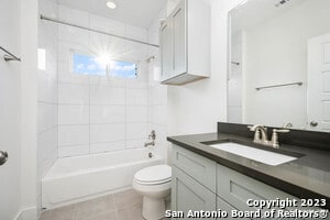 Building Photo - 303 San Salvador Ave