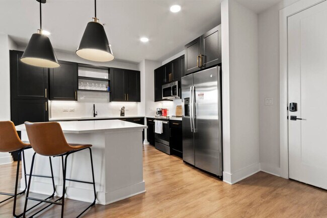 Building Photo - 1001 N Himes Ave