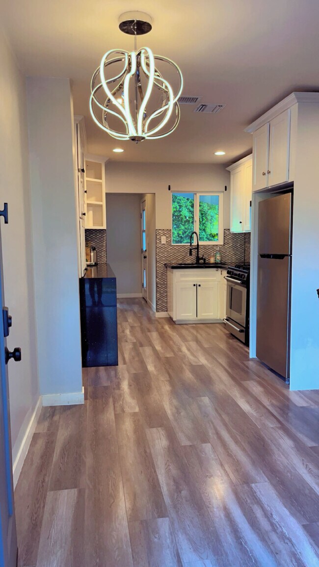 Building Photo - 5779 Enfield Ave