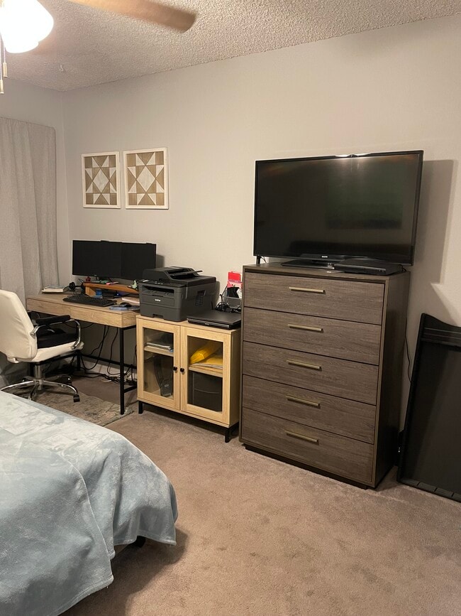 Building Photo - 3606 S Depew St