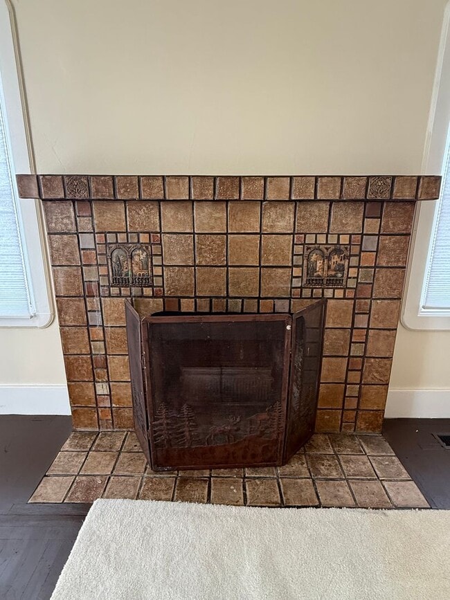 Building Photo - 4106 Walnut St