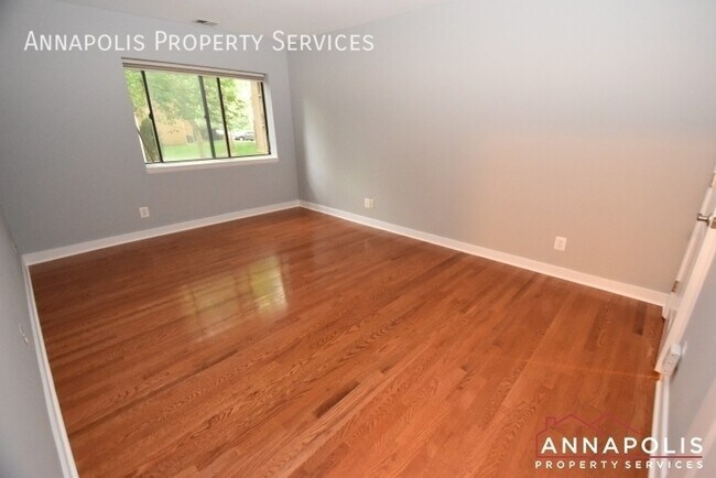 Building Photo - 302 Hilltop Ln
