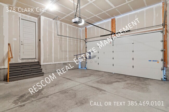 Building Photo - 378 Clark Cir