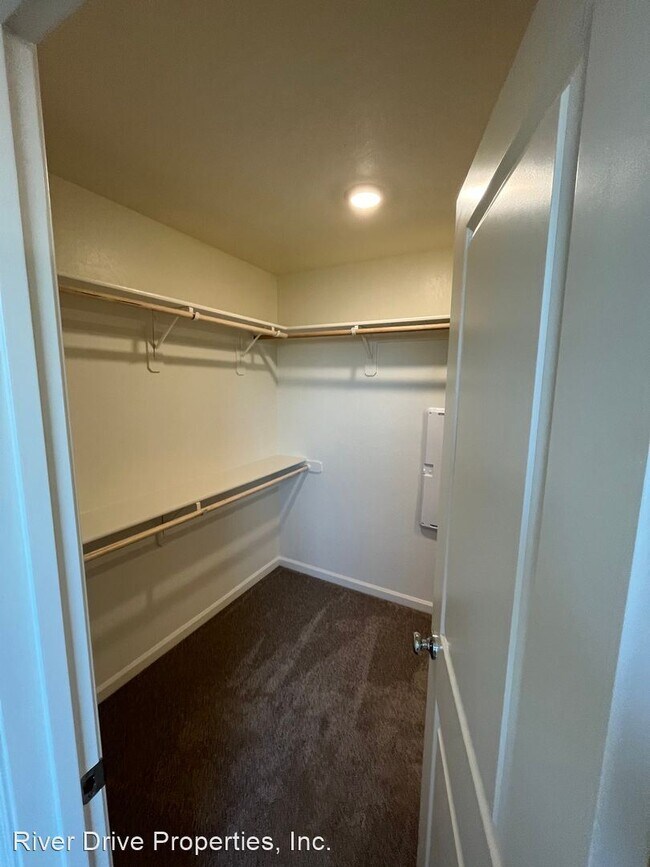 Building Photo - 5 br, 3 bath House - 707 Jessie Drive