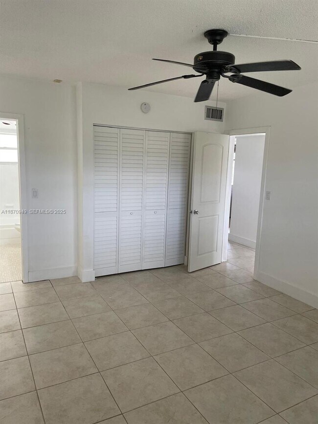 Building Photo - 2815 NE 201st Terrace