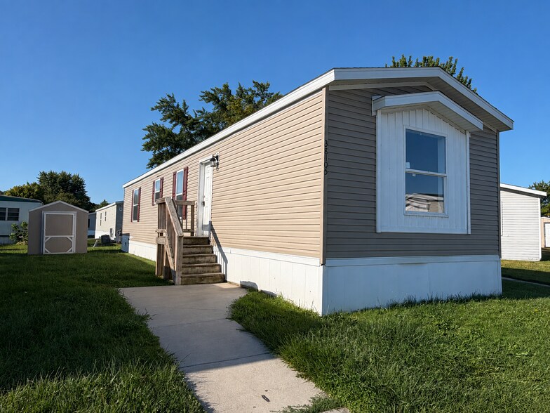 Building Photo - 38105 Orleans St