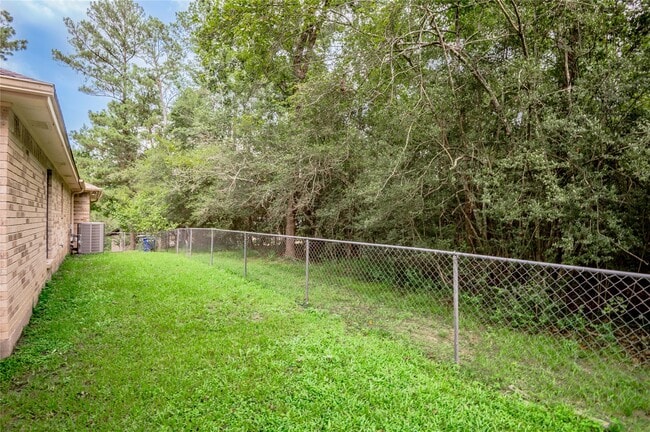 Building Photo - 2232 Azalea Cir