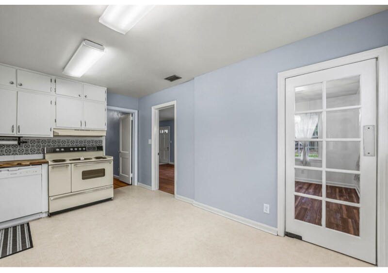 Building Photo - 3308 Kelwin Ave