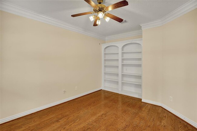 Building Photo - 2416 Spoonbill Dr