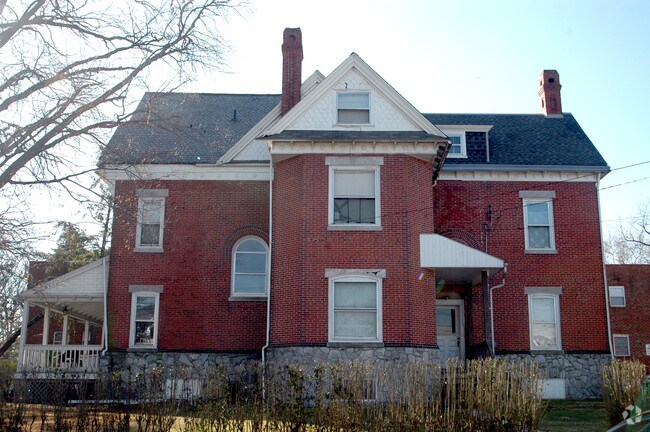 Building Photo - Carrie Court