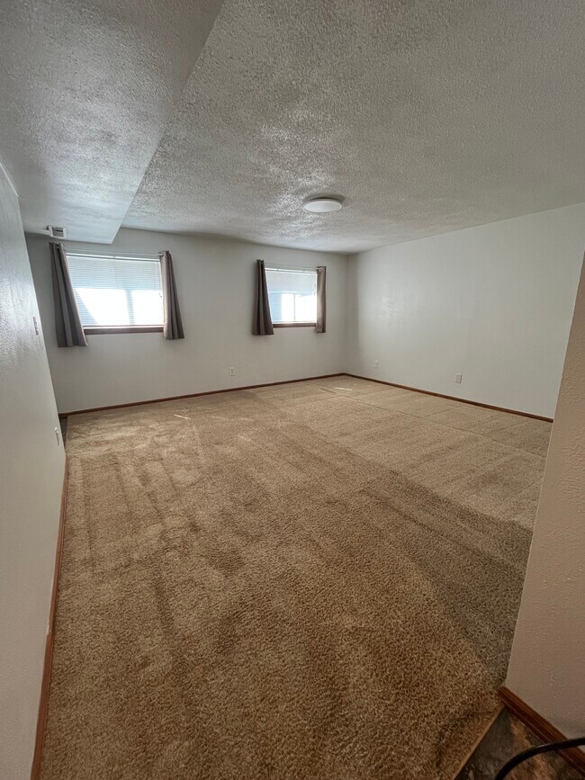 Building Photo - 6626 Chantilly Pl