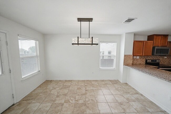 Building Photo - Stylish 3BR + Flex Home with Solar Near Randolph AFB - Realtor Commission: $500