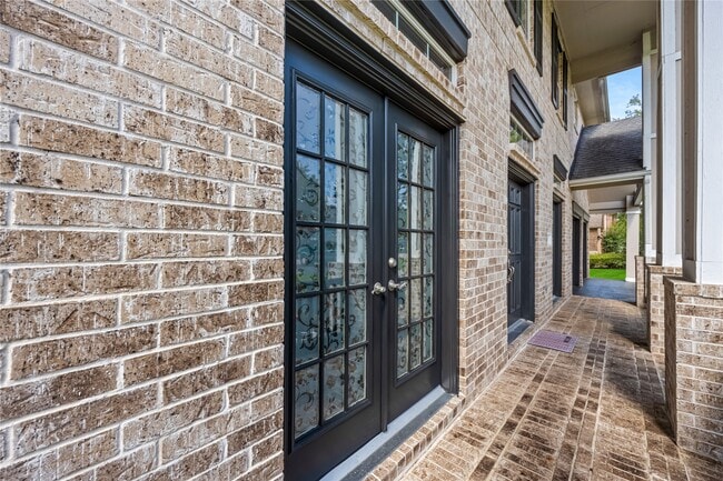 Building Photo - 8127 Edenwood Dr