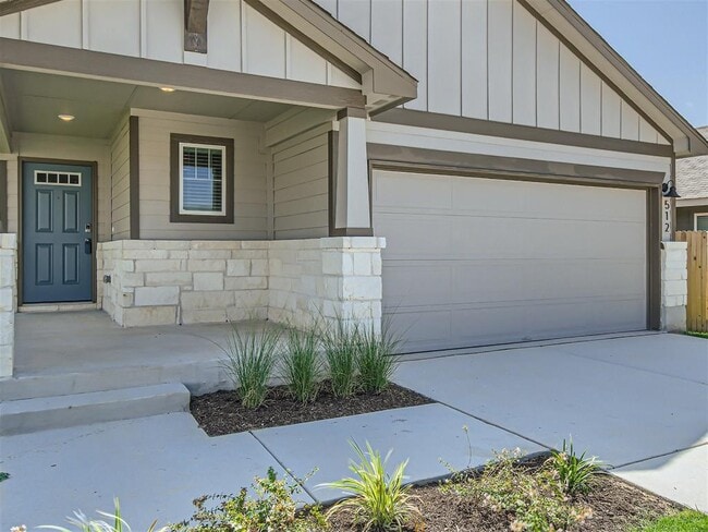 Building Photo - 512 Dayspring Cv