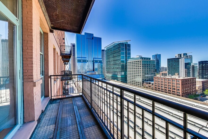 Building Photo - 165 N Canal St