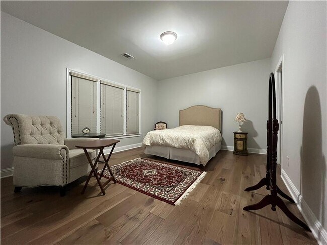 Building Photo - 3445 Rialto Pl