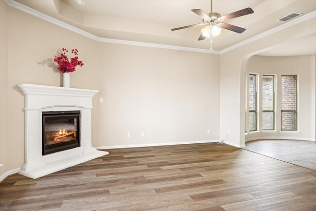 Building Photo - 228 Mineral Point Dr