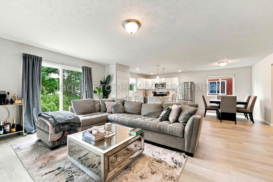 Building Photo - 10127 Pennridge Dr
