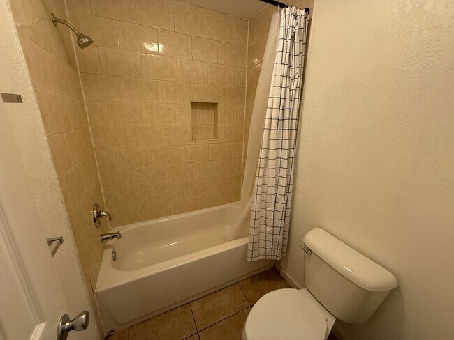 Building Photo - Adorable 1 Bed 1 Bath Winter Park Condo