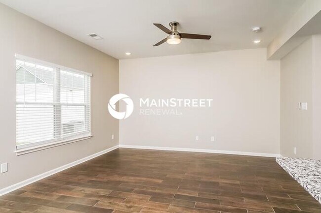Building Photo - 3 Bedroom Pet-Friendly Home in Jeffersonvi...