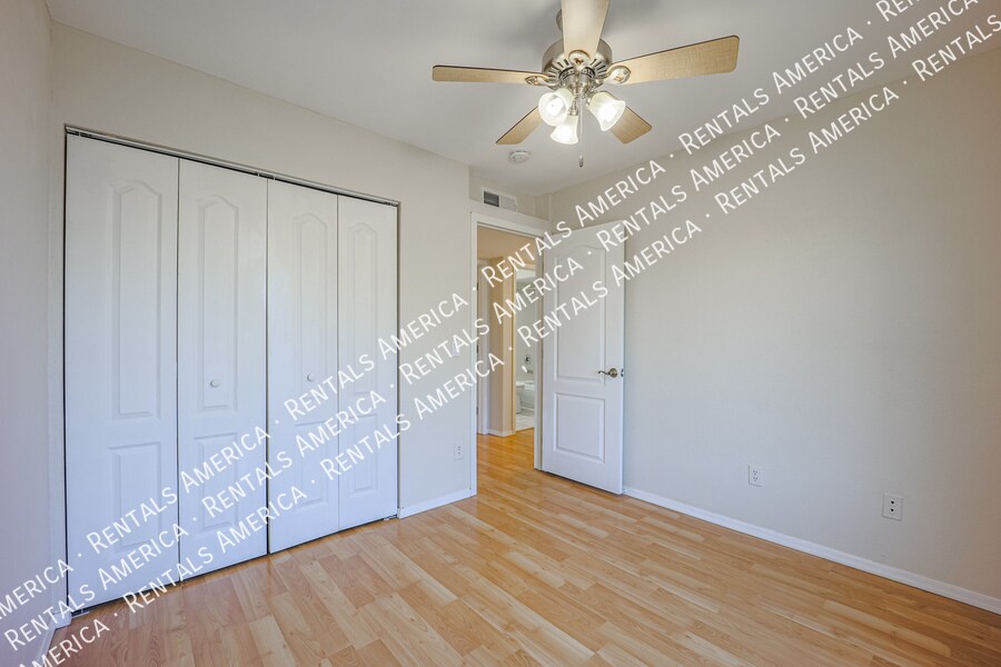 Building Photo - 4006 S McKemy St